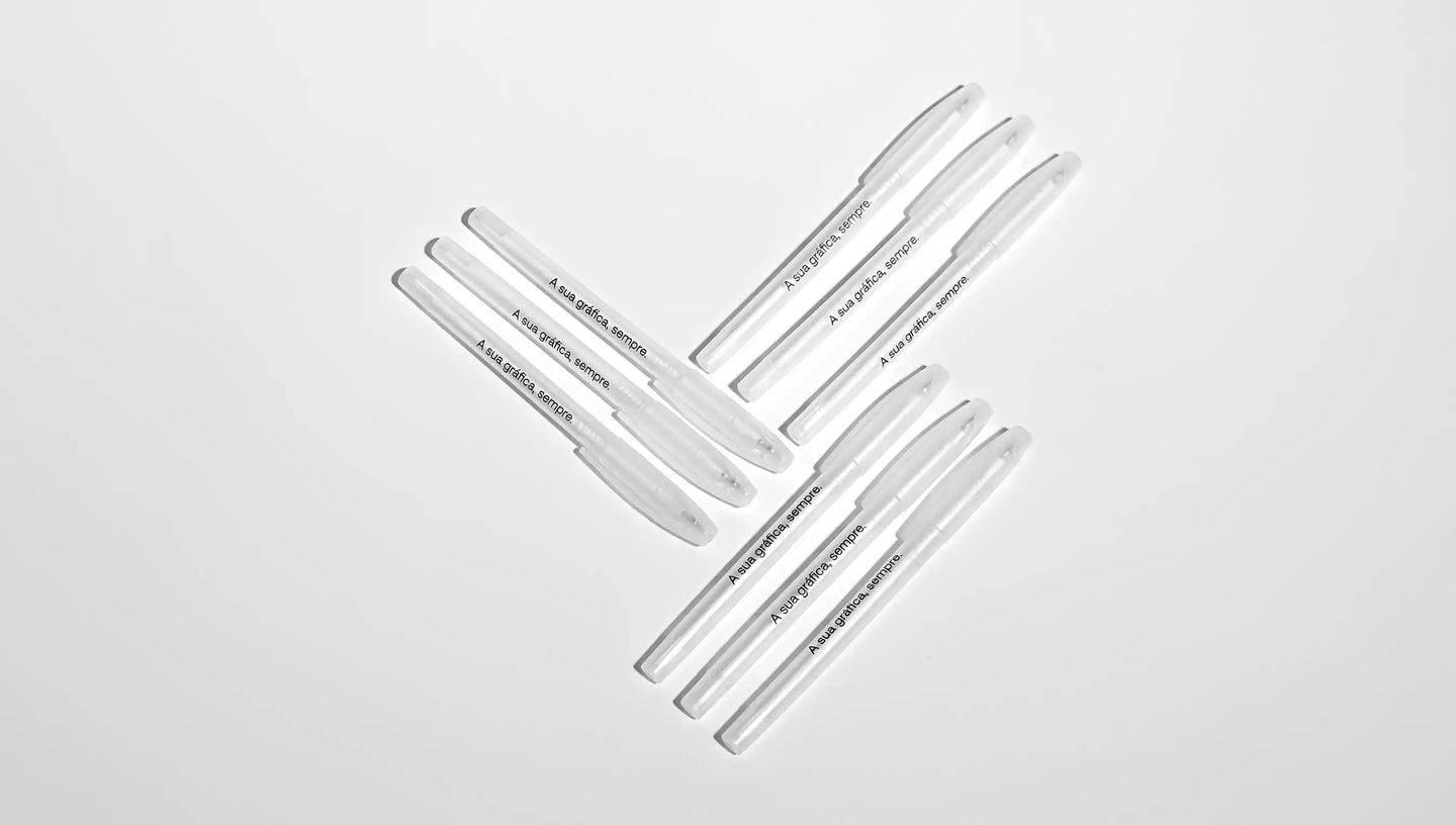 Caneta plástica Milu Frost personalizada