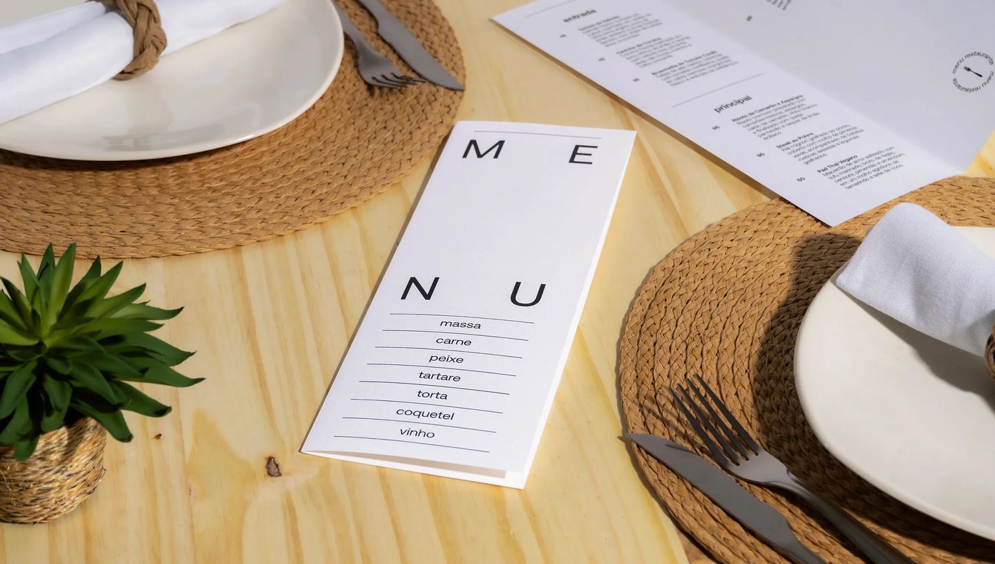 Cardápio de papel personalizado com hot stamping
