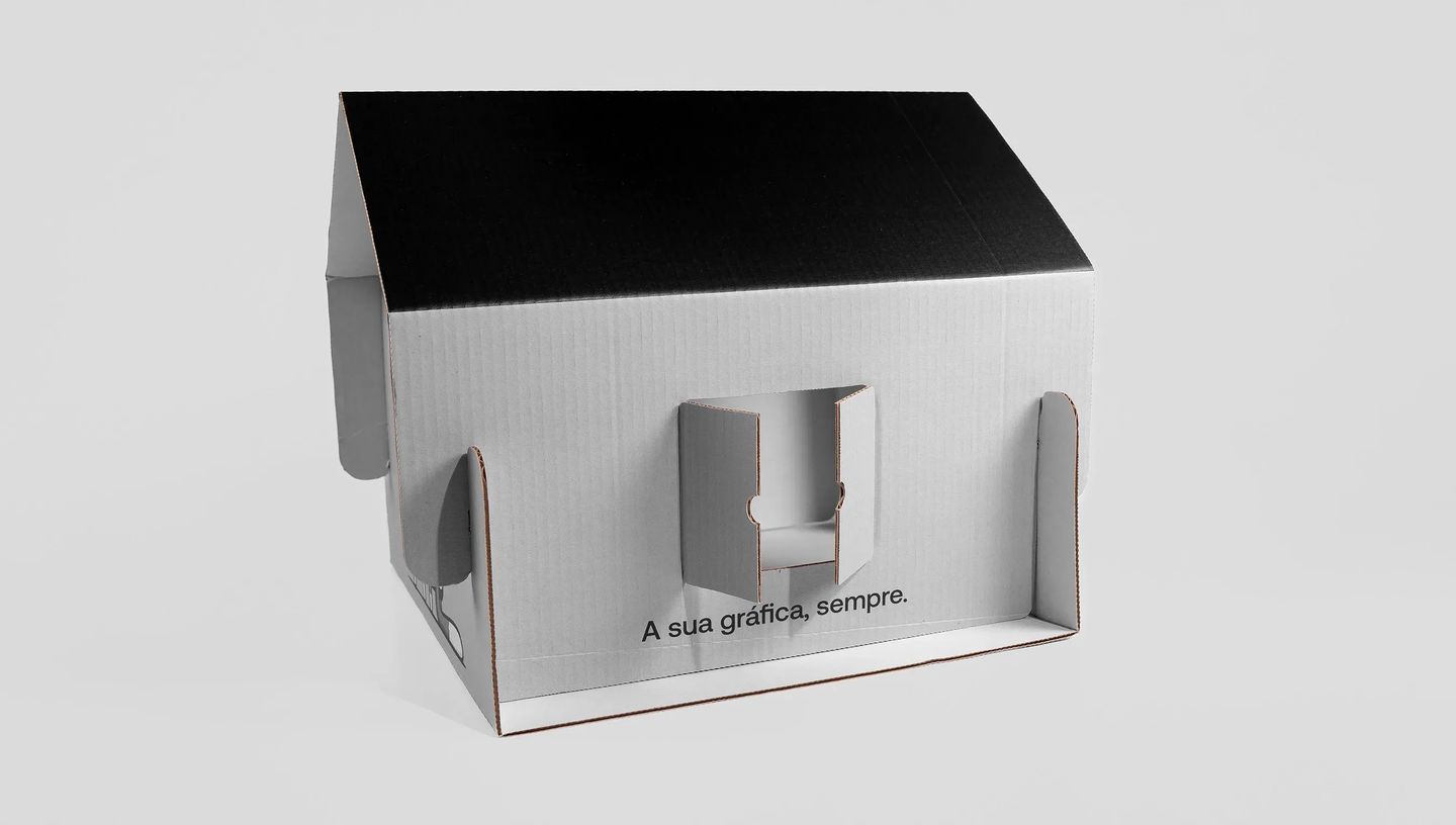 Casinha para gato personalizada nas cores preto e branco com slogan da Printi.