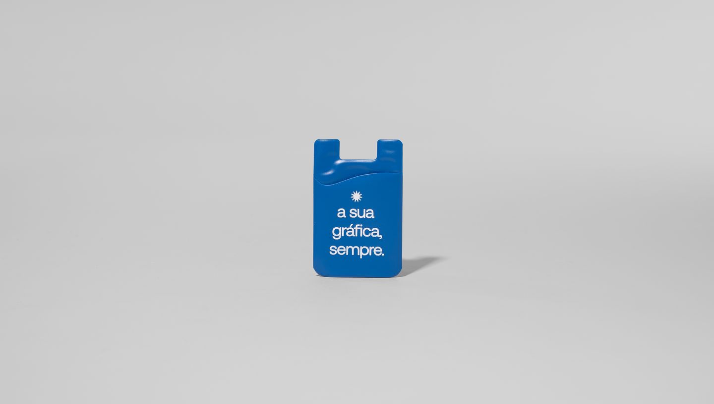Porta cartão para celular personalizado na cor azul com slogan da Printi.