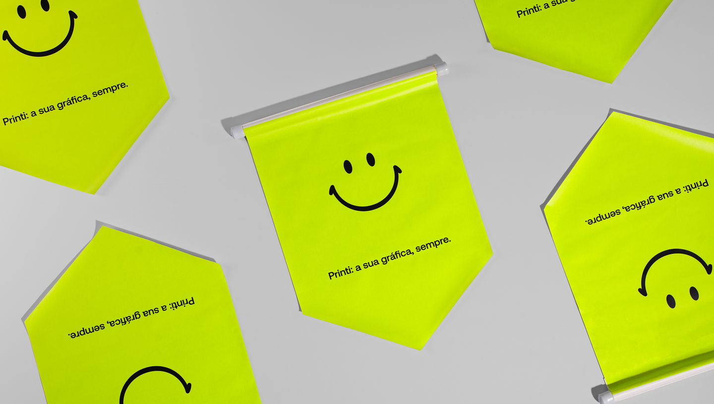 Flâmula personalizada na cor verde com smile e slogan da Printi