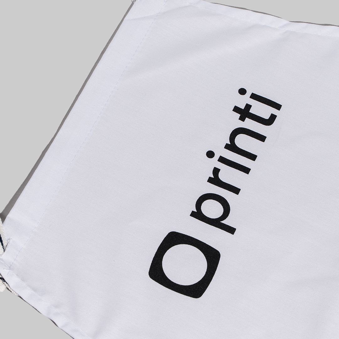 Avental branco personalizado com logo da Printi em destaque
