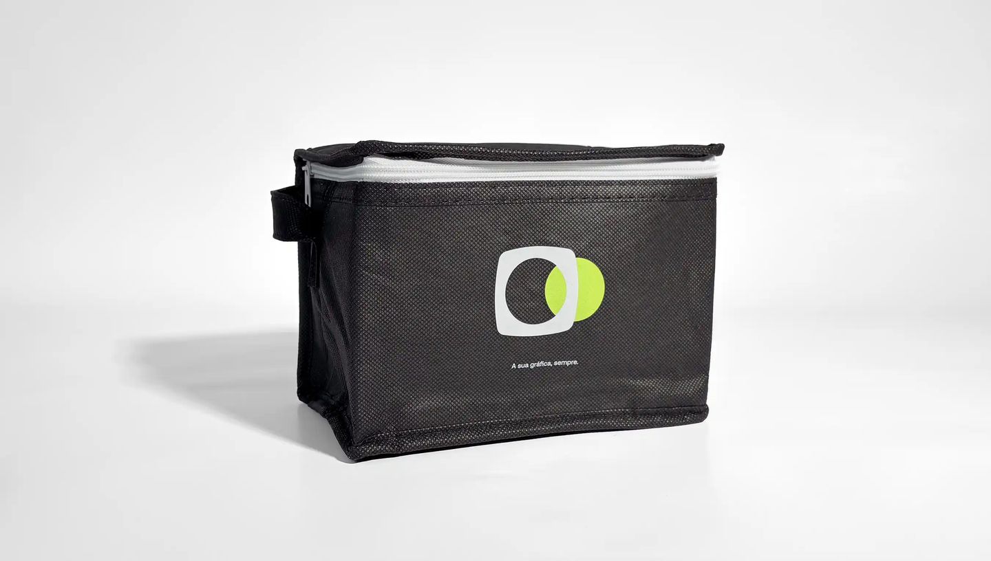 Bolsa térmica de 3L preta com logo da Printi.