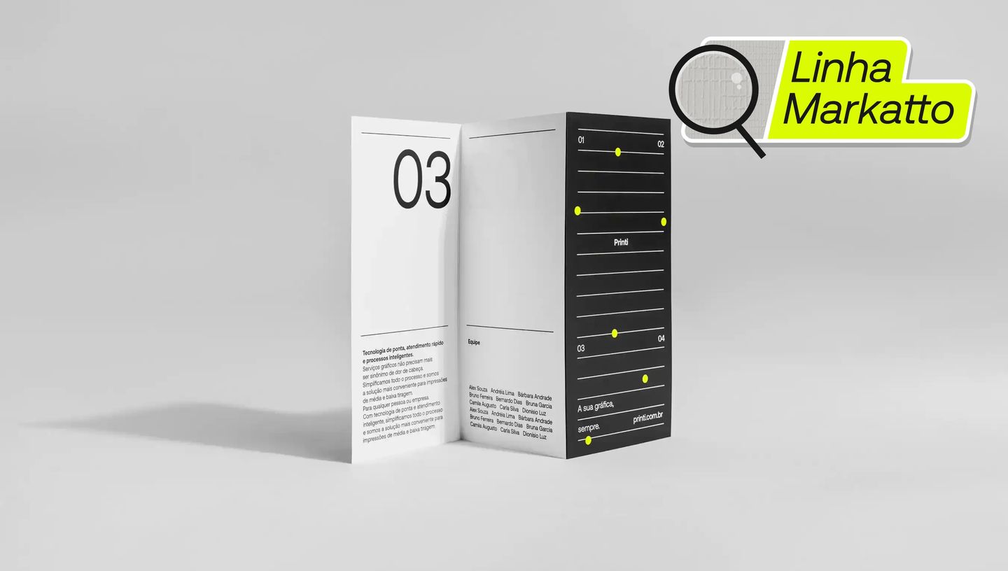 Folder 2 dobras personalizado aberto, mostrando divisões internas, fundo branco