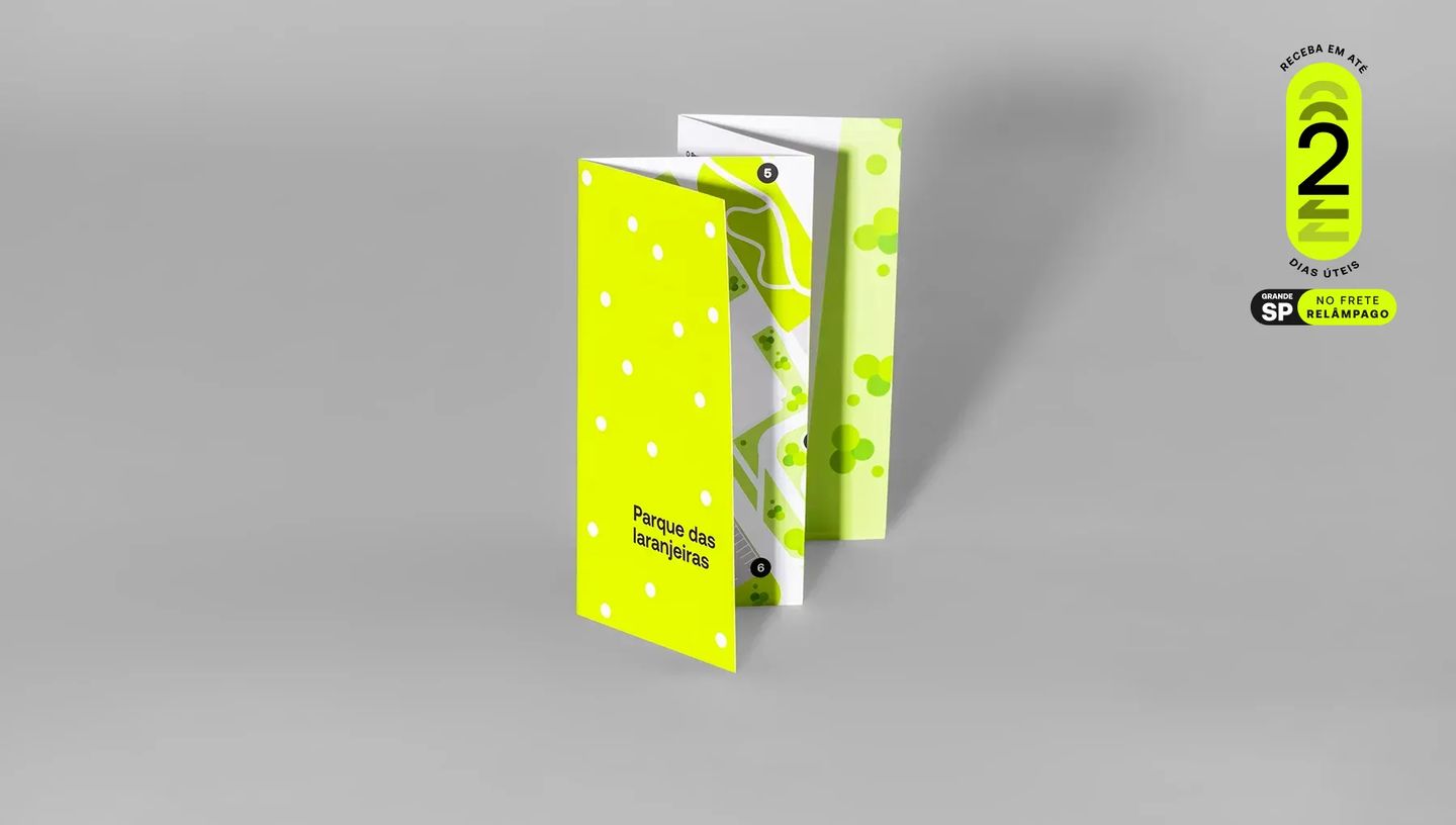Folder personalizado com 3 dobras em formato sanfona da Printi, com selo de entrega rápida em até 2 dias úteis para São Paulo e Grande SP.