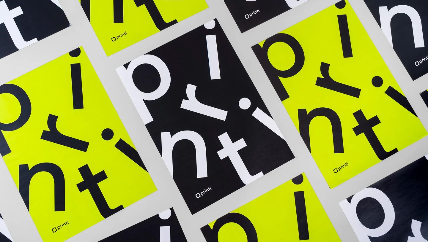 Lambe-lambe para parede personalizado em cores vibrantes preto e verde neon com tipografia moderna.