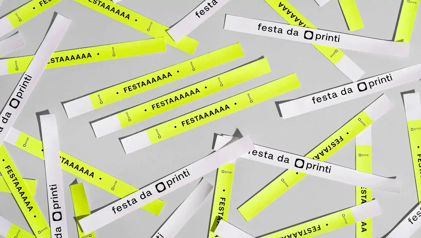 Pulseiras de identificação personalizadas para eventos, ideais para controle de acesso em festas e festivais.
