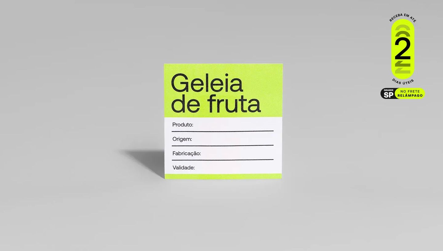 Rótulo retangular personalizado da Printi com selo de entrega rápida em até 2 dias úteis, ideal para identificação de produtos e embalagens.