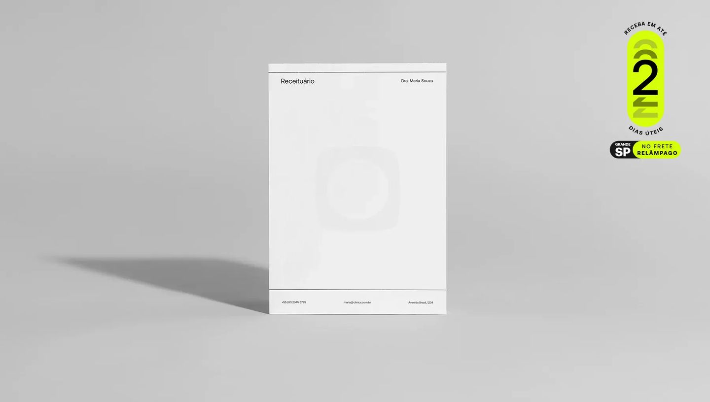 Bloco de receituário médico em papel branco com impressão personalizada, exibindo selo de entrega rápida em 2 dias úteis e frete relâmpago para São Paulo.
