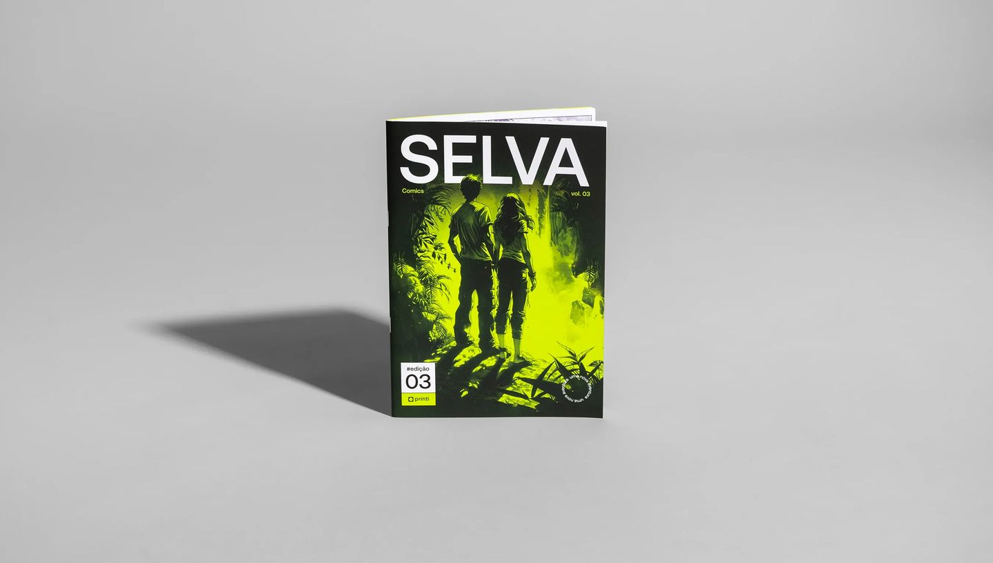 Revista em quadrinhos personalizada com título SELVA e arte de capa em tons de verde neon.