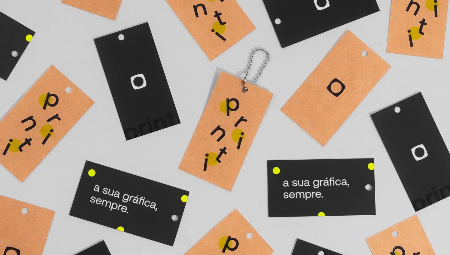 Tag personalizada em verniz