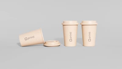 Copos ecológicos personalizados da Printi em material sustentável, com tampa reutilizável