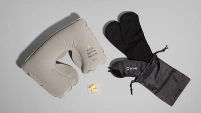 Kit de viagem composto por almofada de pescoço e máscara para dormir