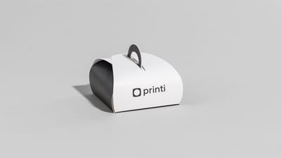 Caixinha para bem casado personalizada nas cores branco e preto.
