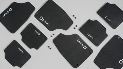Tapetes automotivos personalizados na cor preta.