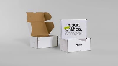 Embalagem para correios em verniz personalizada.