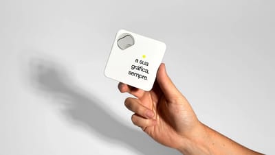Porta copo com abridor integrado