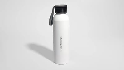 Squeeze Alumínio Rio personalizado na cor branco e preto.