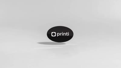 Adesivos personalizados em verniz