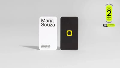 Cartão de visita personalizado minimalista com cantos arredondados e selo Printi de entrega rápida em 2 dias úteis para São Paulo.