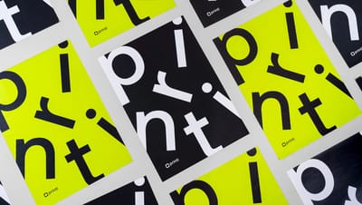 Lambe-lambe para parede personalizado em cores vibrantes preto e verde neon com tipografia moderna.