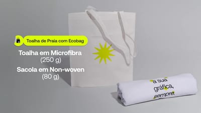 Kit personalizado de toalha de praia em microfibra dobrada com a frase “a sua gráfica, sempre.” ao lado de uma ecobag branca em tecido non-woven com alças longas e estampa de sol em verde neon