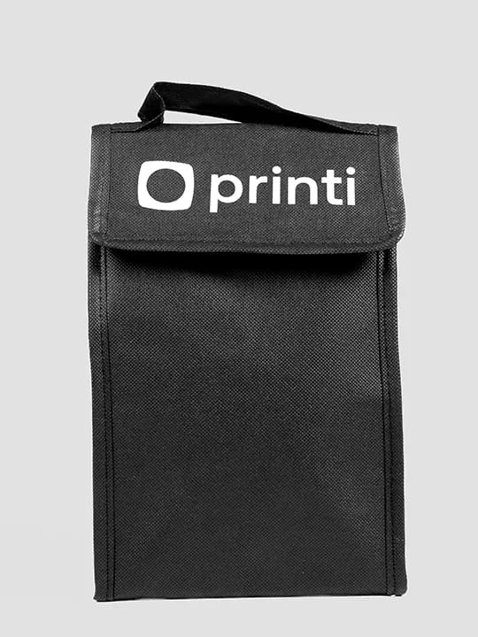 A Bolsa Térmica Dobrável Personalizada é o brinde ideal para seus clientes. Compacta e útil, mantém a temperatura de alimentos e bebidas, divulgando sua marca no dia a dia.