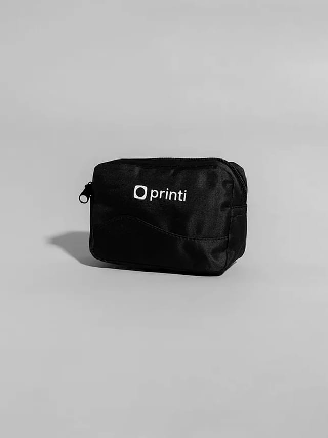 Necessaire versátil para academia, trabalho ou viagens; ideal para higiene, maquiagem e materiais de escritório.