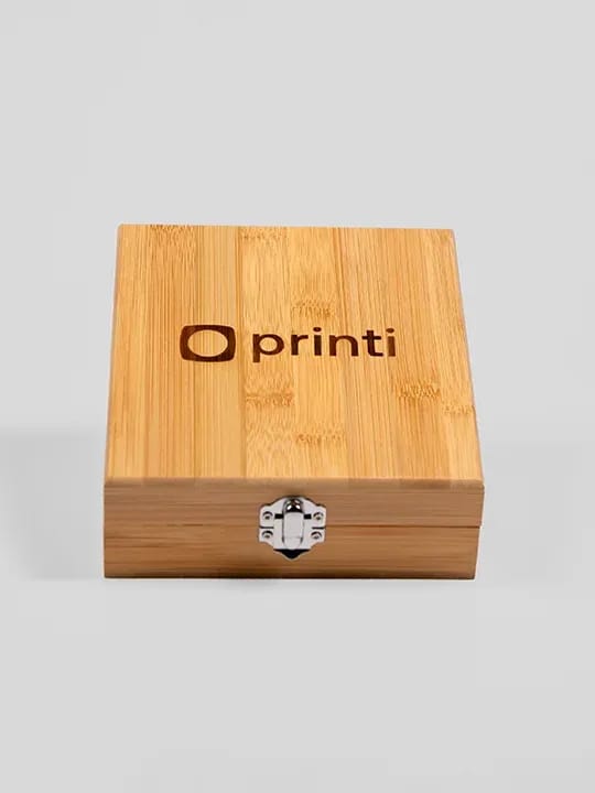 Kit vinho personalizado com sua marca. Presente corporativo sofisticado para clientes, parceiros e ocasiões especiais.