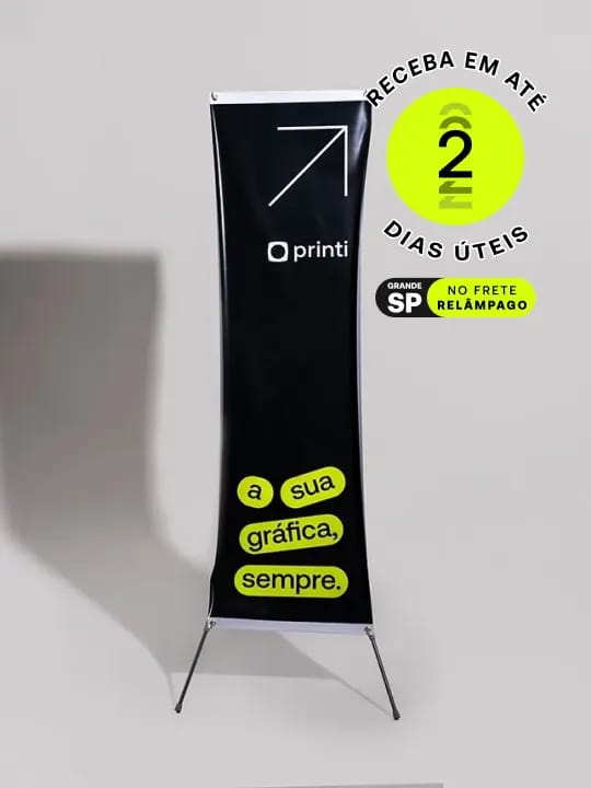 Imprima um banner X personalizado com sua arte para divulgar sua marca em eventos, feiras e pontos de venda. Conte com alta qualidade, excelente acabamento e produção ágil na Printi.