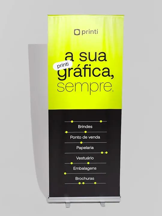 Imprima um banner roll-up personalizado com sua arte para divulgar sua marca em eventos, feiras e pontos de venda. Conte com alta qualidade, excelente acabamento e produção ágil na Printi.