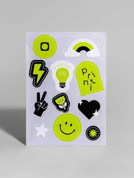 Cartelas de adesivos com corte especial, cores vibrantes, ideais para unboxing inovador ou brindes personalizados. Escolha Printi!