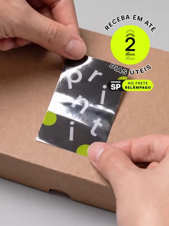 Imprima adesivo retangular personalizado com sua arte para identificar produtos, personalizar embalagens ou divulgar sua marca. Conte com alta qualidade, excelente acabamento e produção ágil na Printi.