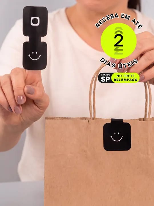 Adesivos personalizados Printi: sofisticação e durabilidade para fechar sacolas com cores vibrantes e designs únicos.