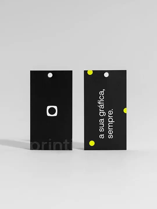 Tag premium, personalização completa e finalização sofisticada. Valorize sua embalagem.
